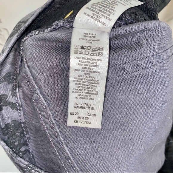 Juicy Couture Mid-Rise Bootleg Skinny Grey & Black Floral Jeans | Size 29 - Picture 11 of 14